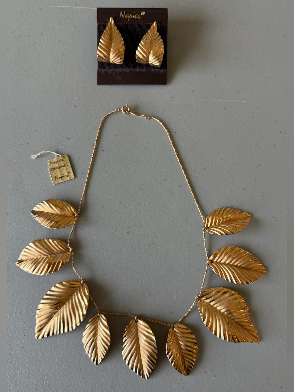 Vintage Napier Gold Tone Leaf Necklace & Clip Earrings Set
